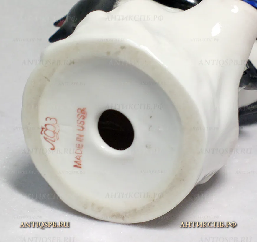 Статуэтка фарфоровая "Сорока". ЛФЗ. СССР. Вт. пол. ХХ века. №21205